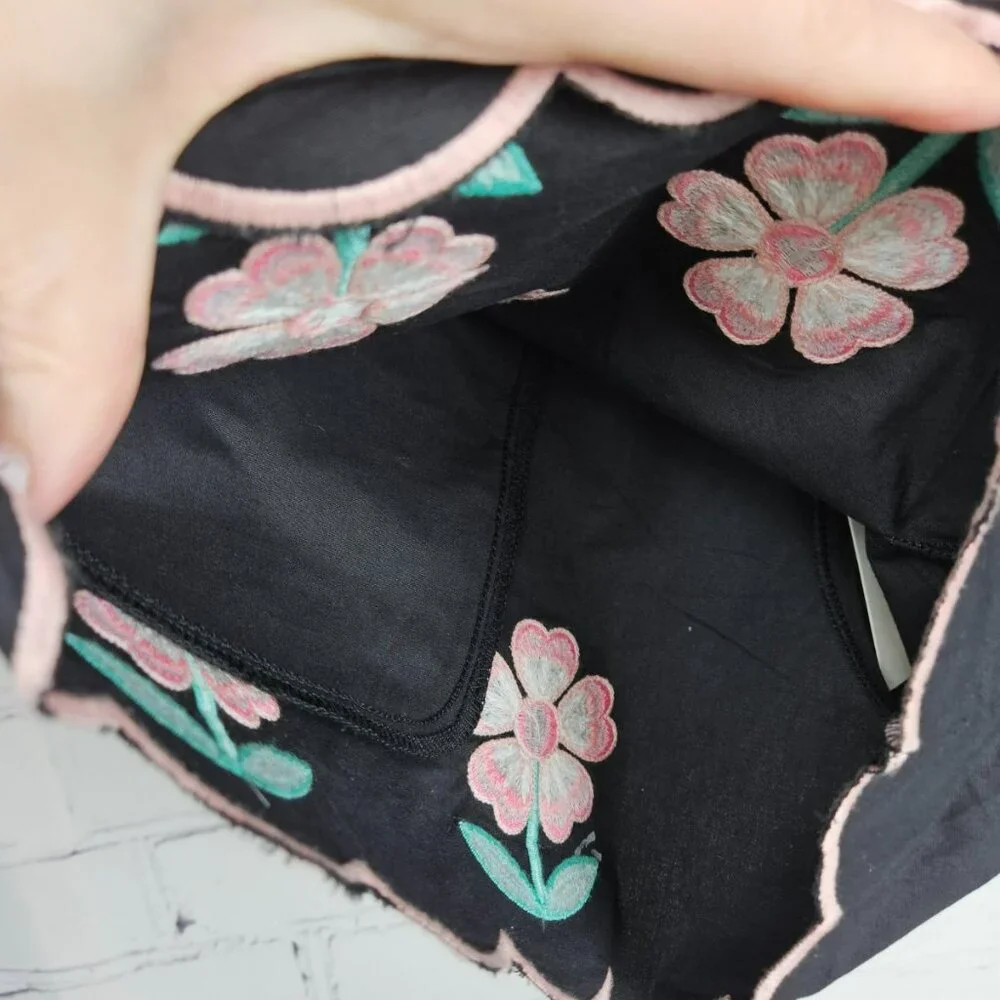 So Me Floral Embroidered Black Crop Top Shorts Set Womens S Summer Vacation NWT - Picture 12 of 13